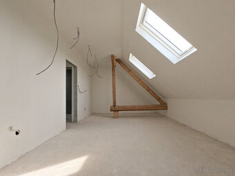 Na predaj 4-izbový rodinný dom s predzáhradkou a 2 parkov - 9