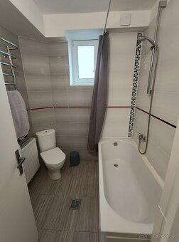 Na predaj ponúkam poschodový dom - 9