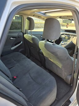 Toyota prius - 9