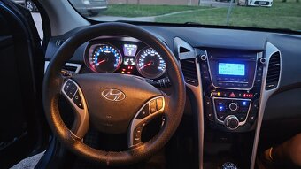 Hyundai i30 1.6i MPI DOHC CVVT Family - 9