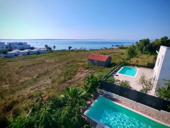 CHORVÁTSKO - Atraktívna vila s bazénom 70m od mora-PRIVLAKA - 9