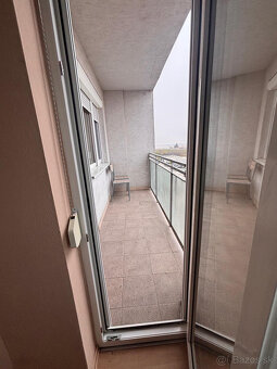 SENEC - NA PREDAJ 2 izbový byt s vlastným parkovaním, pri St - 9