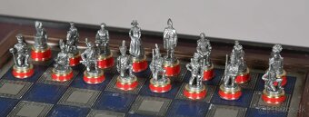 Stolík so šachovnicou - 9