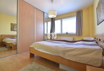 REZERVOVANÉ Zrekonštruovaný 3 izbový byt, 2x loggia - Vlčinc - 9