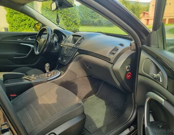 Opel Insignia SPORTS TOURER SW 2.0CDTi 118KW 4X4 M6 - 9