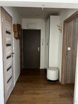 Exkluzívne na predaj veľký 4 izbový byt na Bieloruskej - 9