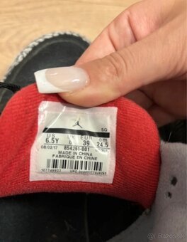 Nike Air jordan - veľkosť 39 - 9