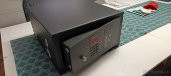 Hotelovy elektronicky trezor - 9