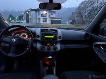 Toyota RAV4 - 9