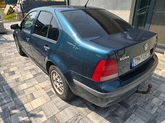 Volkwagen Bora 1,6 benzín 81kw - 9