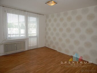 SPEKTRUM REALITY- Na Predaj 4-izbový veľkometrážny byt, 82 m - 9