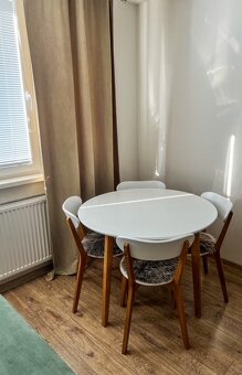 🏡 Na prenájom zrekonštruovaný 2-izbový byt s balkónom - 9
