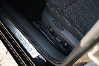 ŠKODA SUPERB COMBI STYLE 2.0 TDI DSG - 9