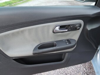 Seat Ibiza, 1,4i 16V Aut. Servis 107tkm 2003 - 9