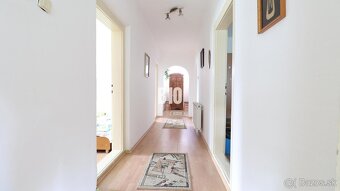 Dom Vitanová s velkorysým pozemkom - 9