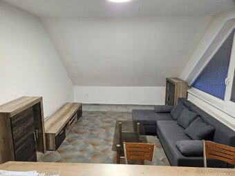 2 izbovy podkrovny byt, Sereď - 9