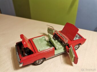 ZLAVA Corgi toys Chrysler Imperial - 9