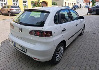 Seat Ibiza 1,2 i benzín manuál 51 kw - 9