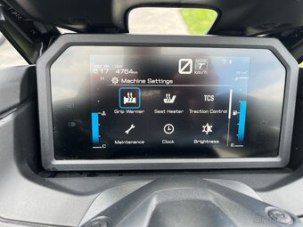 Yamaha Tmax TECH Max 560 - 9