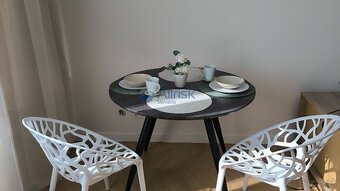 SLNEČNÝ, 3 IZBOVÝ BYT PO ČERSTVEJ KOMPLETNEJ REK. PRI OC CEN - 9