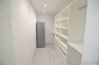 Na predaj 2-izbový byt vo výbornej lokalite - 9