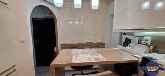 PREDAJ: 3 izbový útulný byt, kompletná rekonštrukcia - KOMÁR - 9