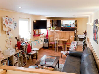 Komerčná budova s 2-izbovým bytom vo Vranove nad Topľou - 9