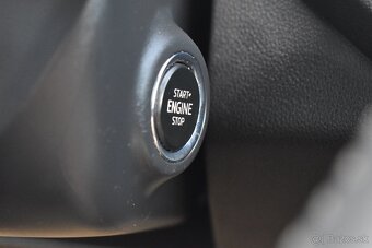 Škoda Octavia Combi 2.0 TDI SCR Ambition DSG 150K/Keyless - 9