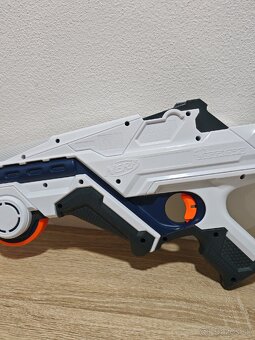 Hasbro Nerf Laser Ops Pro Deltaburst bláster
- 9