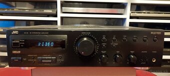 Predám receivery a zosilovač JVC - 9