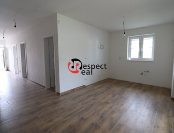Rodinný dvojdom s garážou a s nadštandardným vybavením - 9