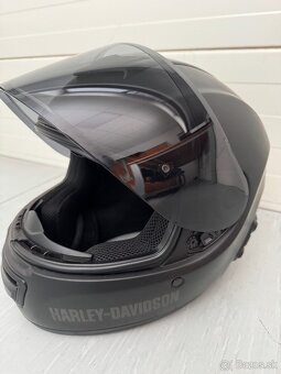 Helma Harley-Davidson so zabudovaným komunikátorom Bluetooth - 9