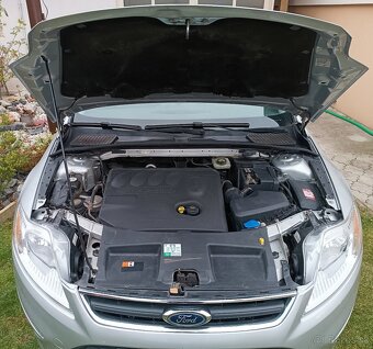 Ford Mondeo kombi 2 l TDCi - 9