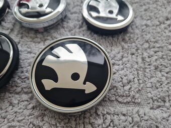 Stredové krytky - pukličky kolies ŠKODA / VRS - 9