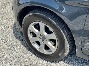 Volvo XC60 2.4D Momentum Geartronic - 9