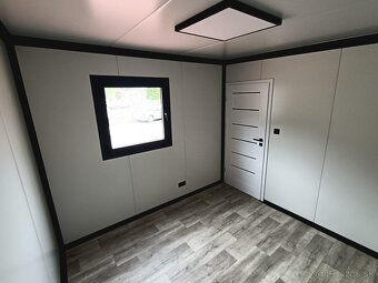 Celoročný obytný mobilný kontajner 10 m × 3 m – IHNEĎ K ODBE - 9