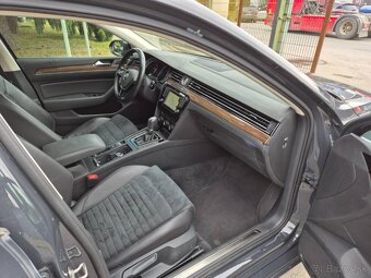 Predám Volkswagen Passat Variant 2.0 BiTDI 240k BMT Highlin - 9