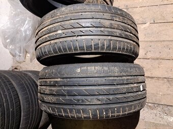 225/40r18 - 9