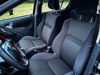 Toyota yaris 1.5 TS 2002 - 9