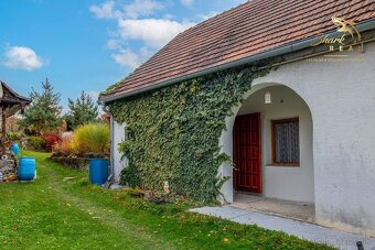 Útulný dom s nádhernou záhradou v krásnej prírode - 9