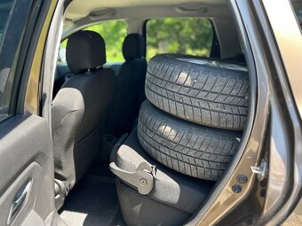 Dacia Duster 1.6 SCe 4X4 - 9