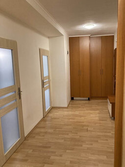 Veľký tehlový 2-izbový byt, Zimná ulica, centrum - 9