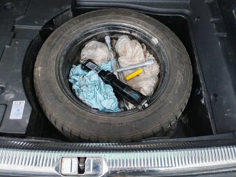 VW Passat B6 2.0 TDI Highline DSG Nová STK / EK - 9