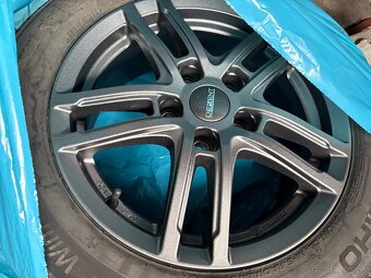 Zimné komplety 5x114,3 r16 205/60 r16 - 9