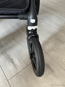 kočík Bugaboo Fox 2 + vajíčko Cybex Aton 5 - 9