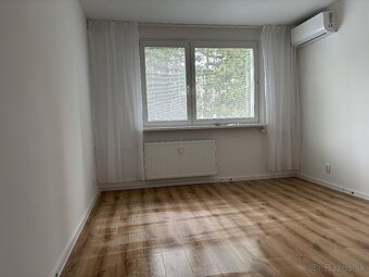 Zaciatok Petrzalky 1 izb byt, 35m2, komplet rekontruckia - 9