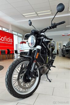 Husqvarna Svartpilen 401 ABS - 9