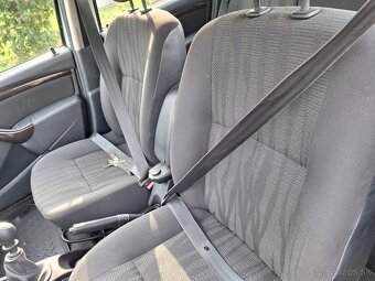 DACIA DUSTER 1,6 BENZÍN 4X4 ROK 2011 - 9