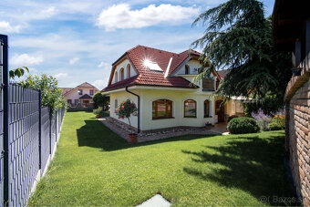 Predaj 2podlažný 6izb. rod.dom  s dvoj garážou    na Kozáck - 9