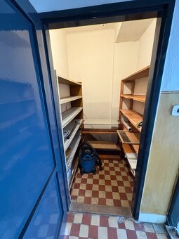 3 IZBOVÝ BYT - CENTRUM MESTA LUČENEC - 9